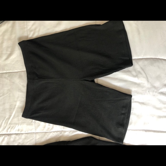 Tiger Cherry long sleeve crop top w/ biker shorts - Picture 4 of 6